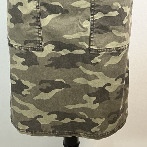 Banana Republic Size 6 Army Green Camouflage Knee Straight Pockets Casual - Picture 4 of 9